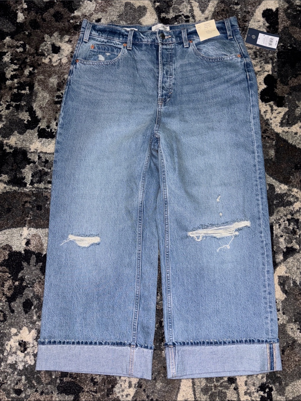 Universal Thread Cropped Vintage Wide Leg Distressed Women’s Jeans - Light Blue